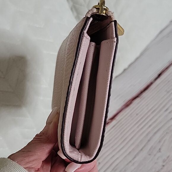 MICHAEL KORS Leather Wallet in Dusty Pink - Picture 3 of 10